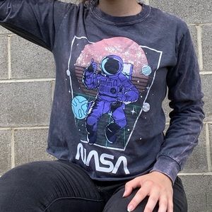COLD CRUSH - Long-Sleeve NASA Crop Top
